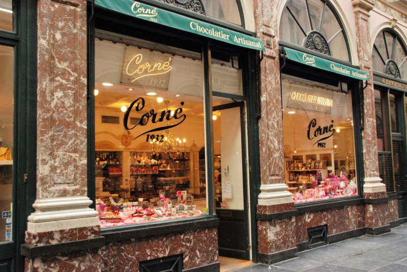 patisserie-COURSEGOULES-min_chocolate_chocolaterie_shop_luxury_chic_gallery_brussels_belgium-558146